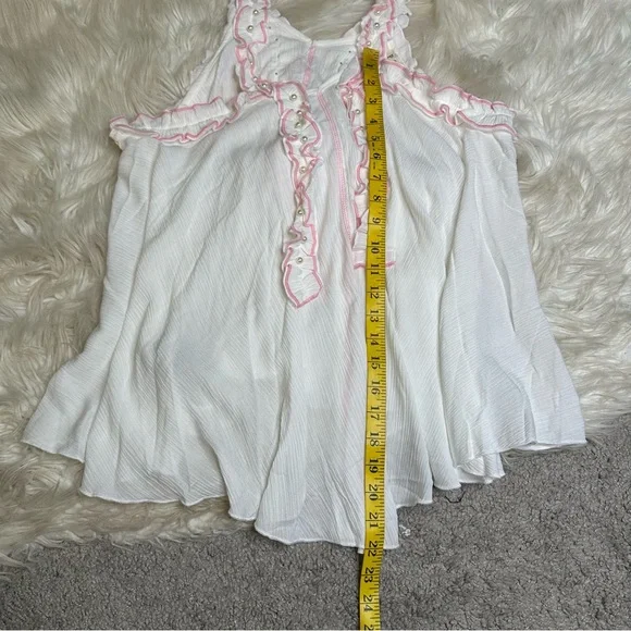 POL White and Pink Ruffle Trim with faux pearl details Blouse nwt